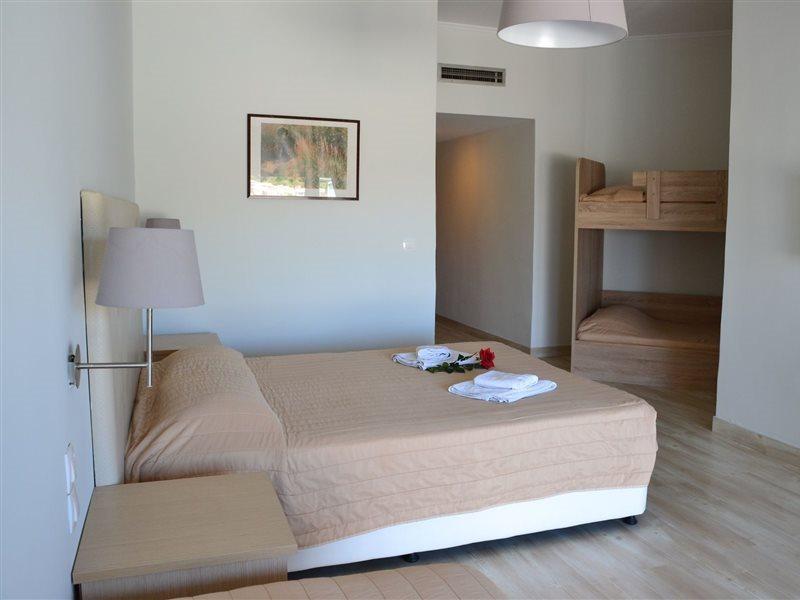 Alexandros Hotel Перама Экстерьер фото