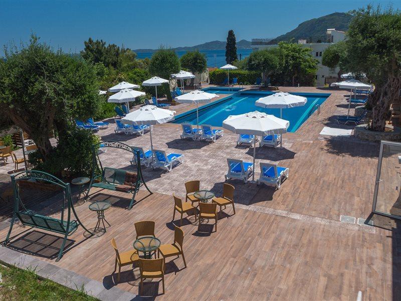 Alexandros Hotel Перама Экстерьер фото