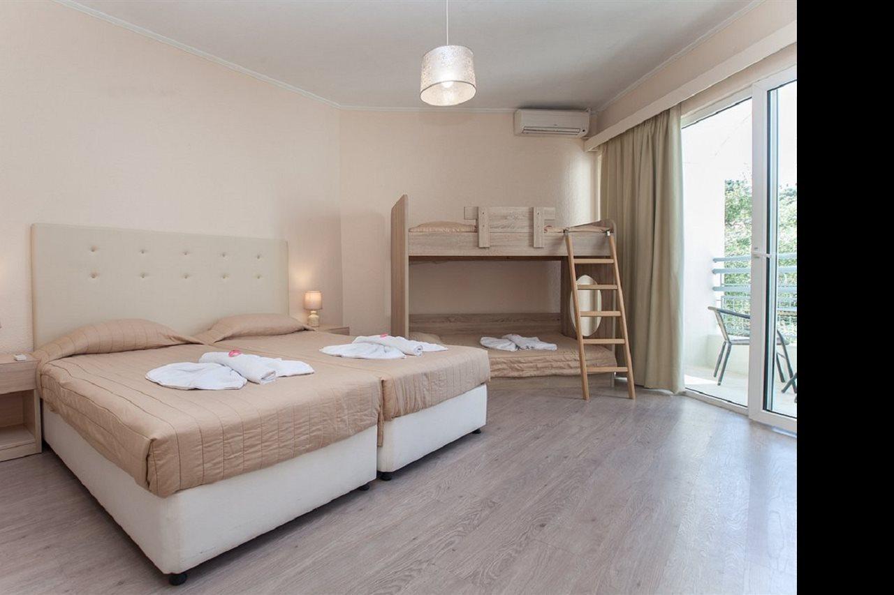 Alexandros Hotel Перама Экстерьер фото