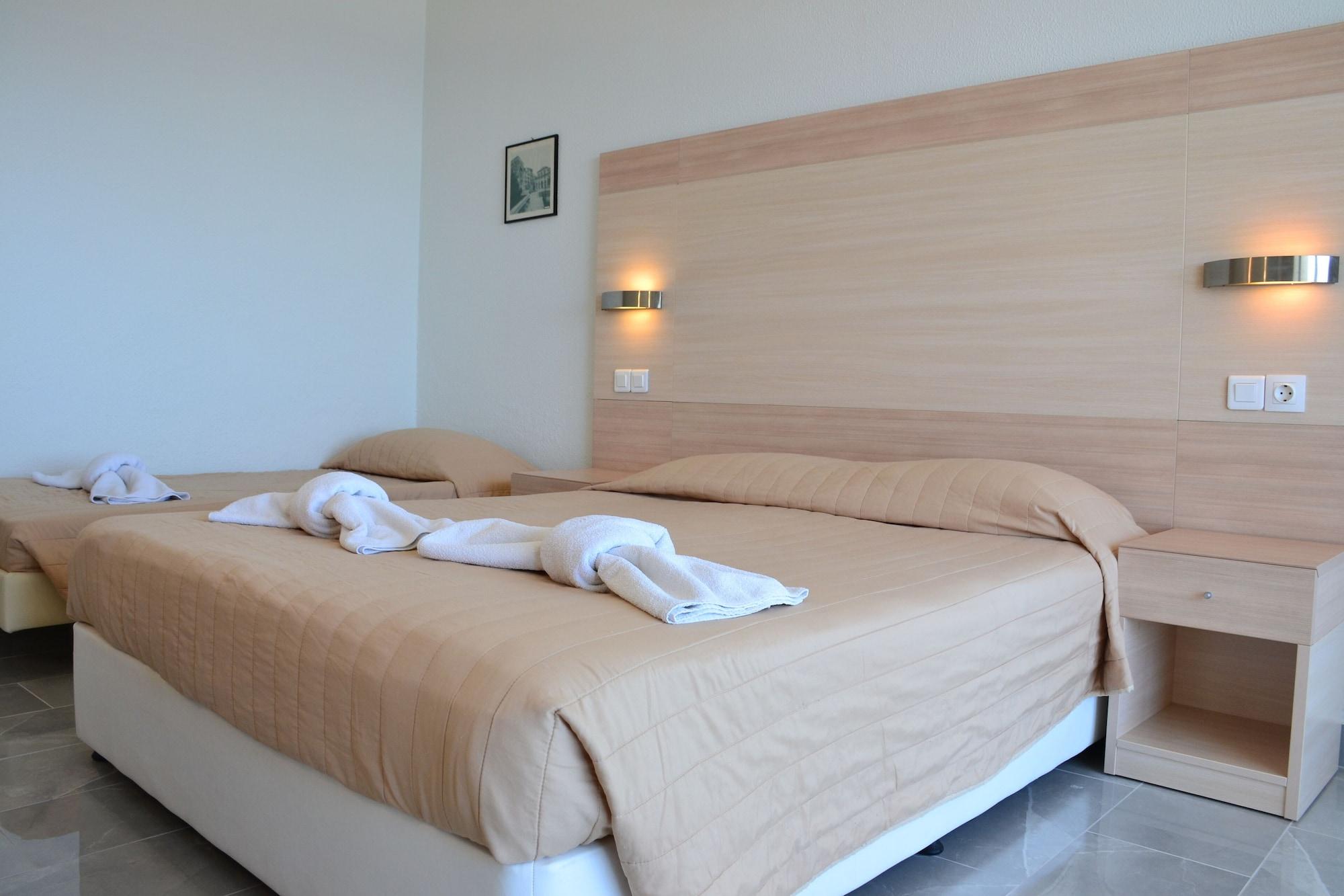 Alexandros Hotel Перама Экстерьер фото