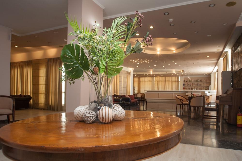 Alexandros Hotel Перама Экстерьер фото