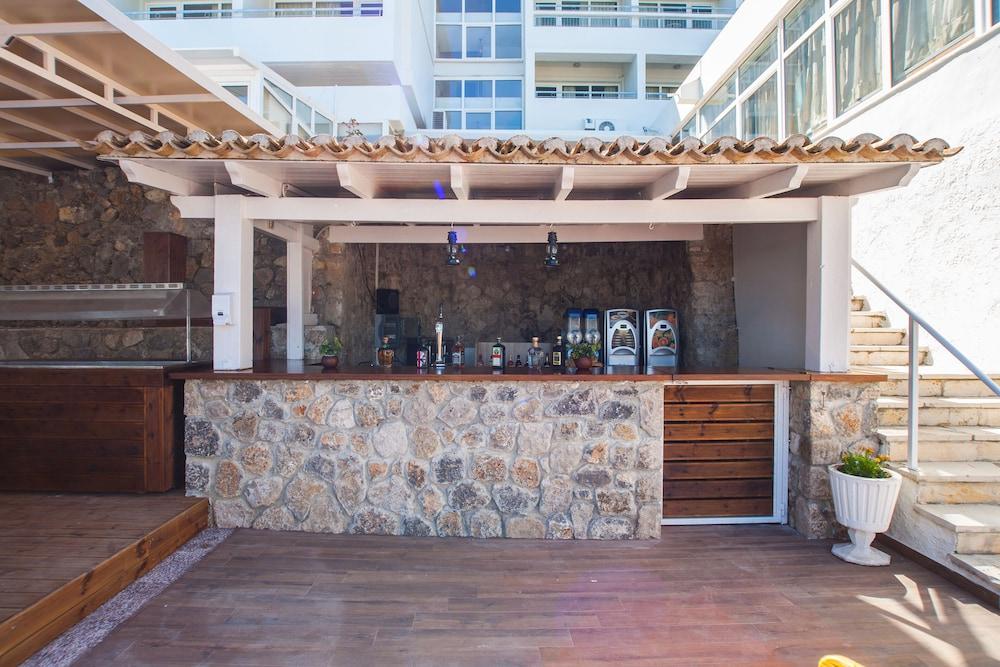 Alexandros Hotel Перама Экстерьер фото