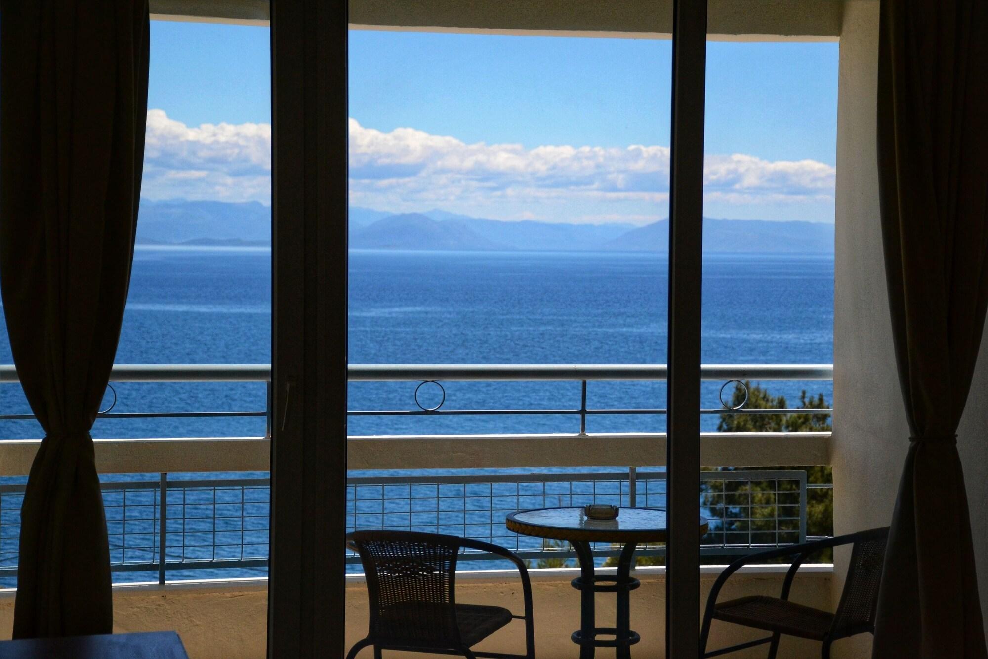 Alexandros Hotel Перама Экстерьер фото