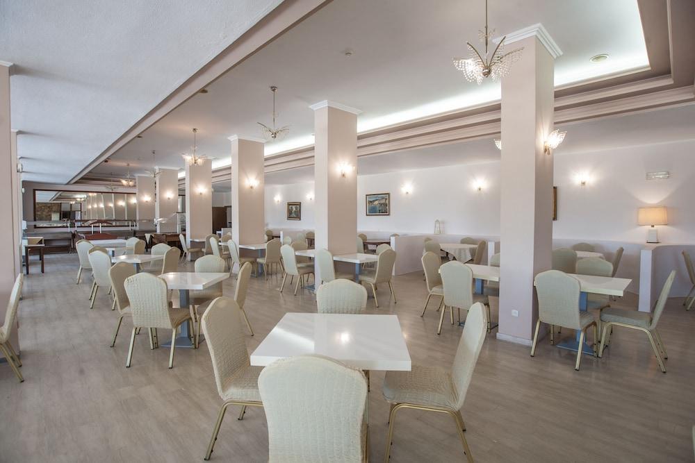 Alexandros Hotel Перама Экстерьер фото