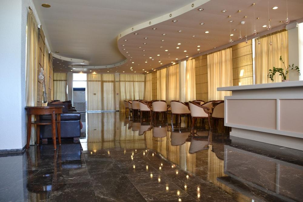 Alexandros Hotel Перама Экстерьер фото