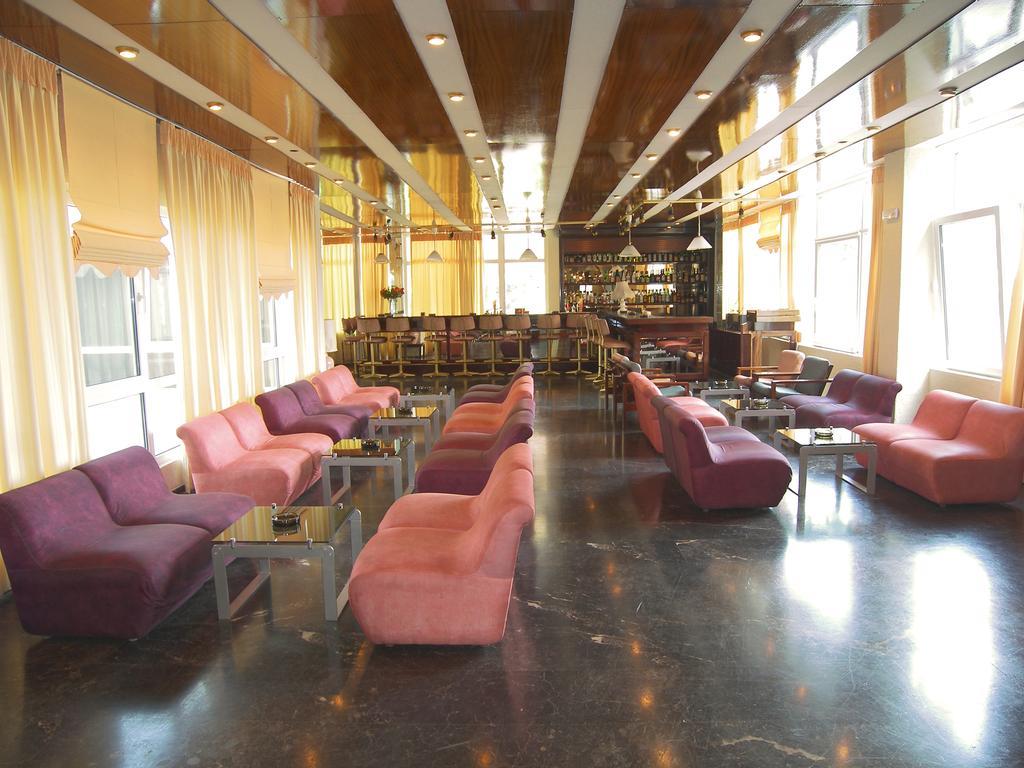 Alexandros Hotel Перама Экстерьер фото