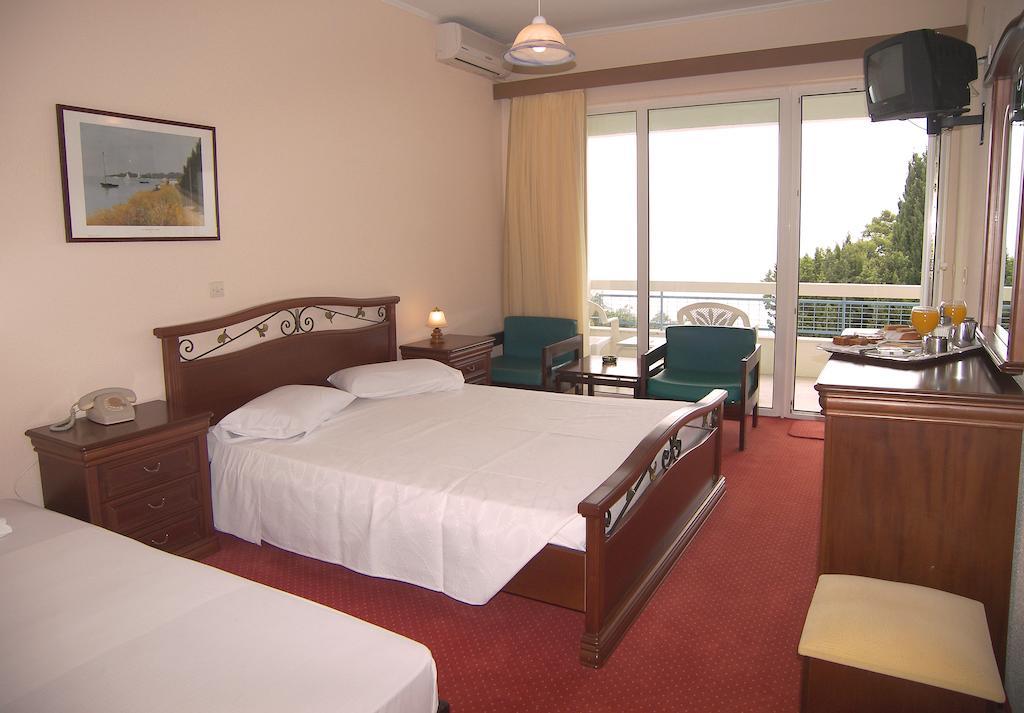 Alexandros Hotel Перама Экстерьер фото