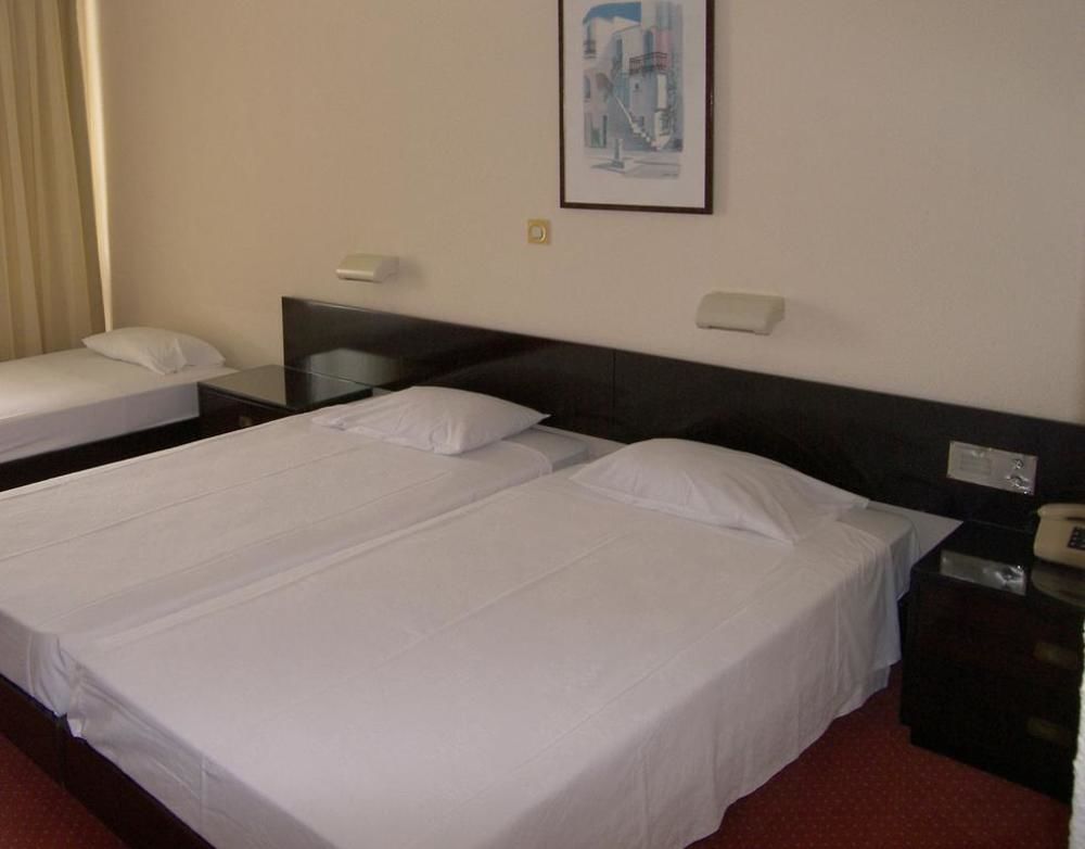 Alexandros Hotel Перама Экстерьер фото