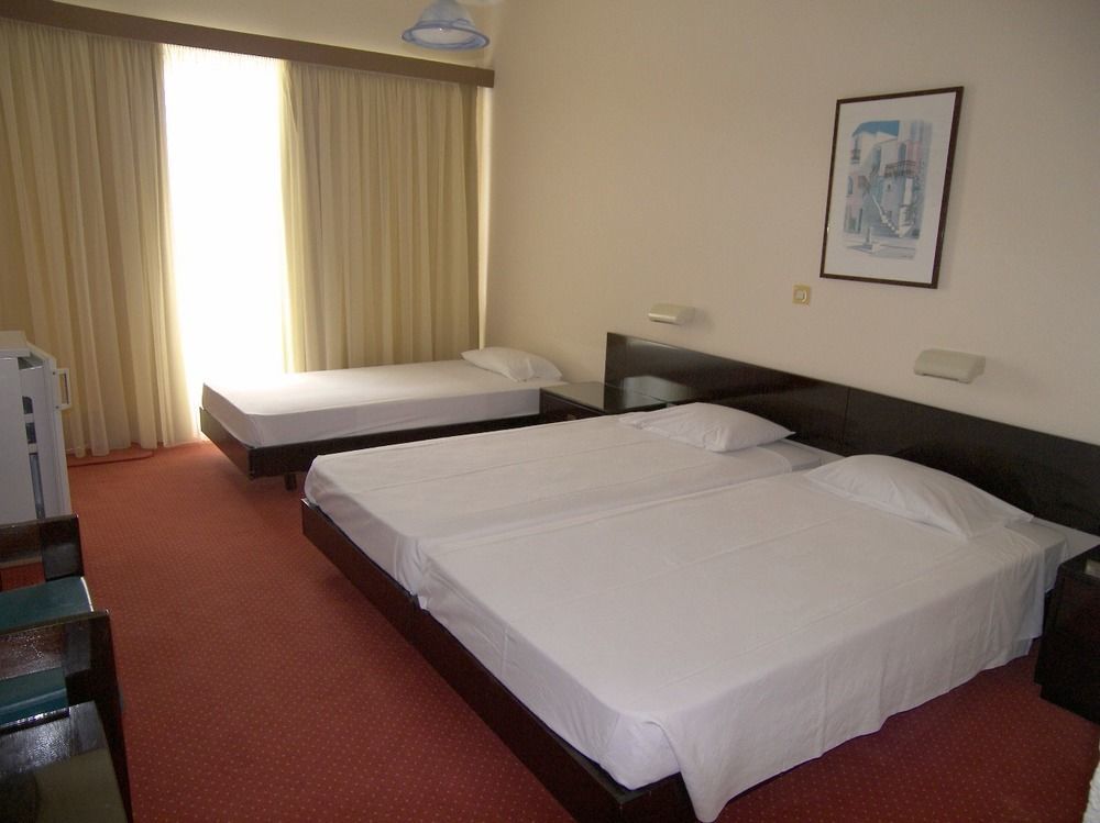 Alexandros Hotel Перама Экстерьер фото