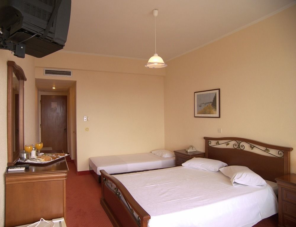 Alexandros Hotel Перама Экстерьер фото