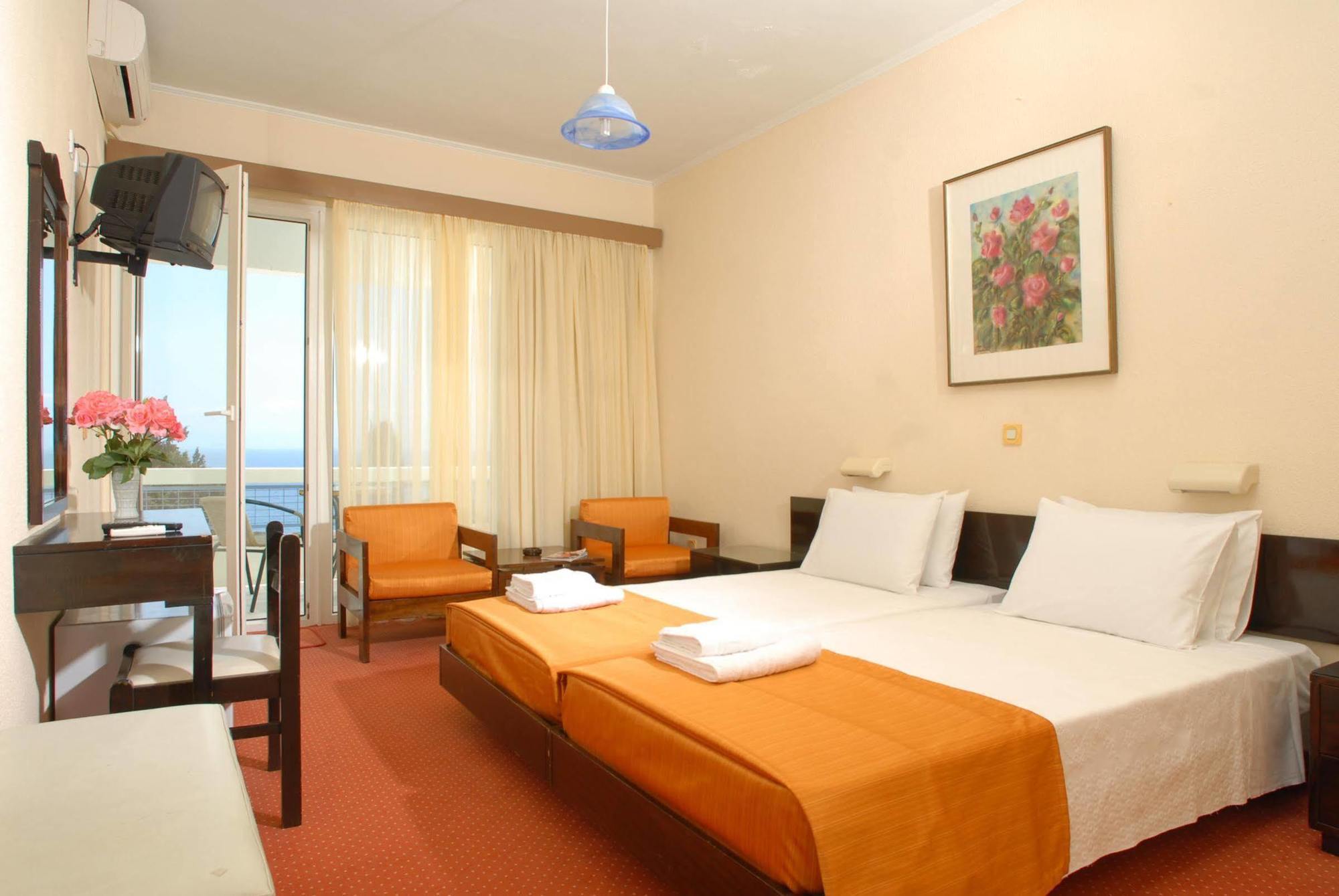 Alexandros Hotel Перама Экстерьер фото
