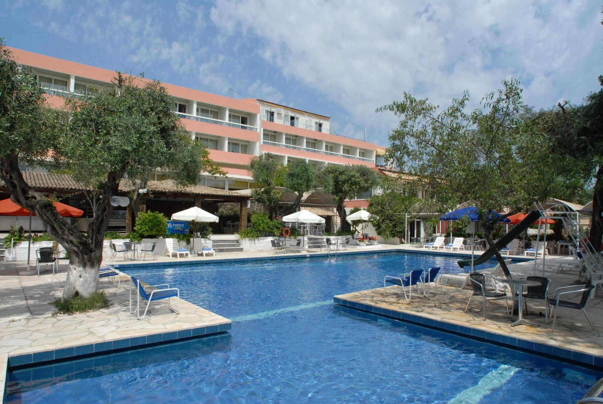 Alexandros Hotel Перама Экстерьер фото
